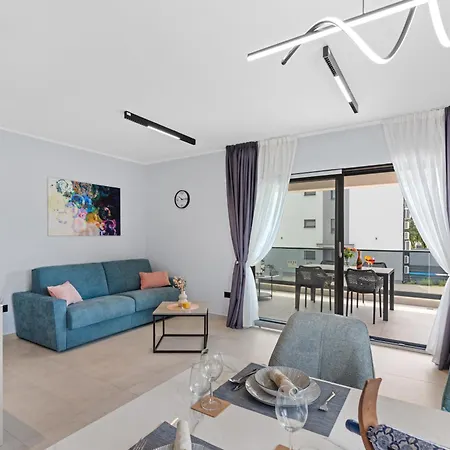 Alex Luxury רוביני