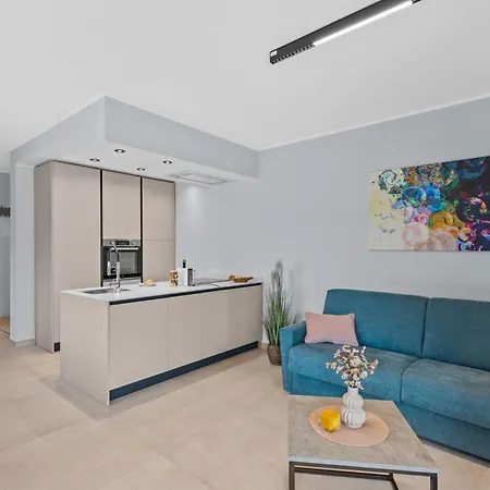 Alex Luxury בית הארחה