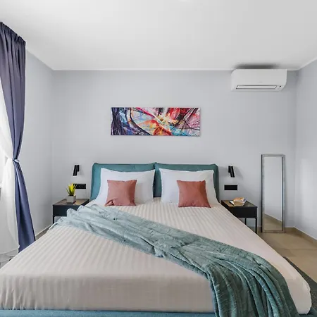 Alex Luxury בית הארחה 4*